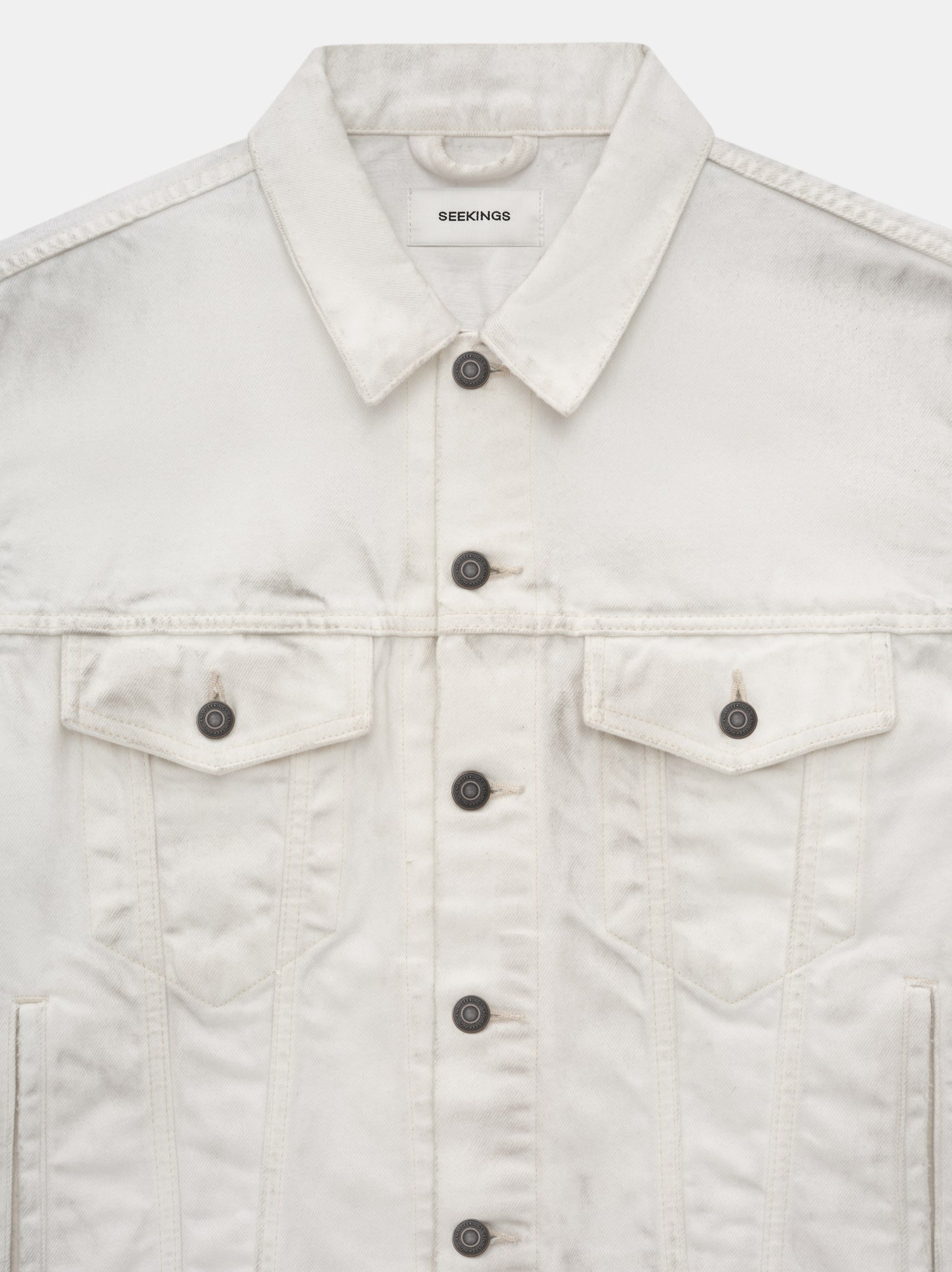 TRUCKER JACKET IN DIRTY WHITE DENIM