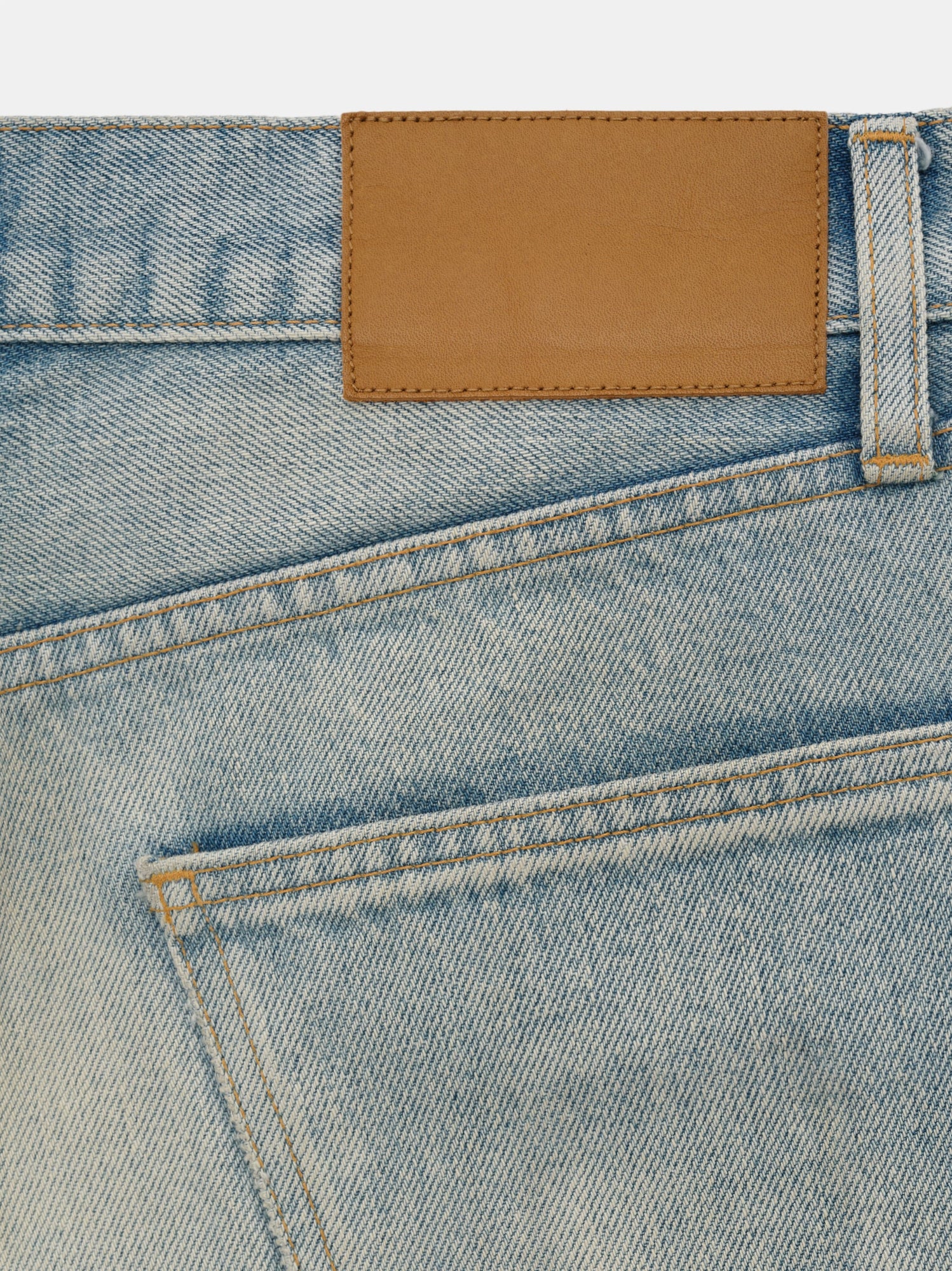 SLIM JEANS IN BEACH DAY WASH