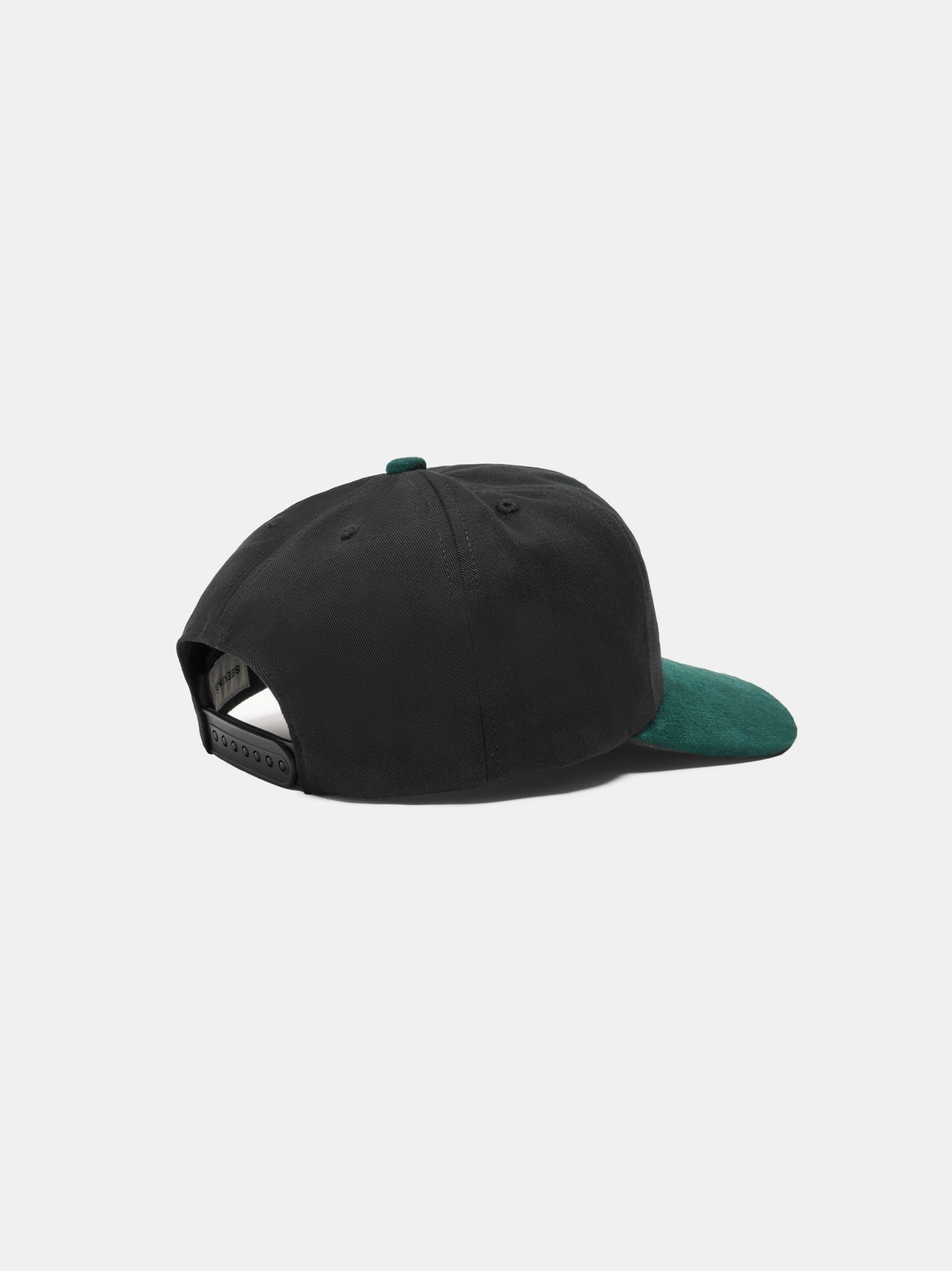 SEEKINGS LOGO CAP IN BLACK/FOREST GREEN SUEDE