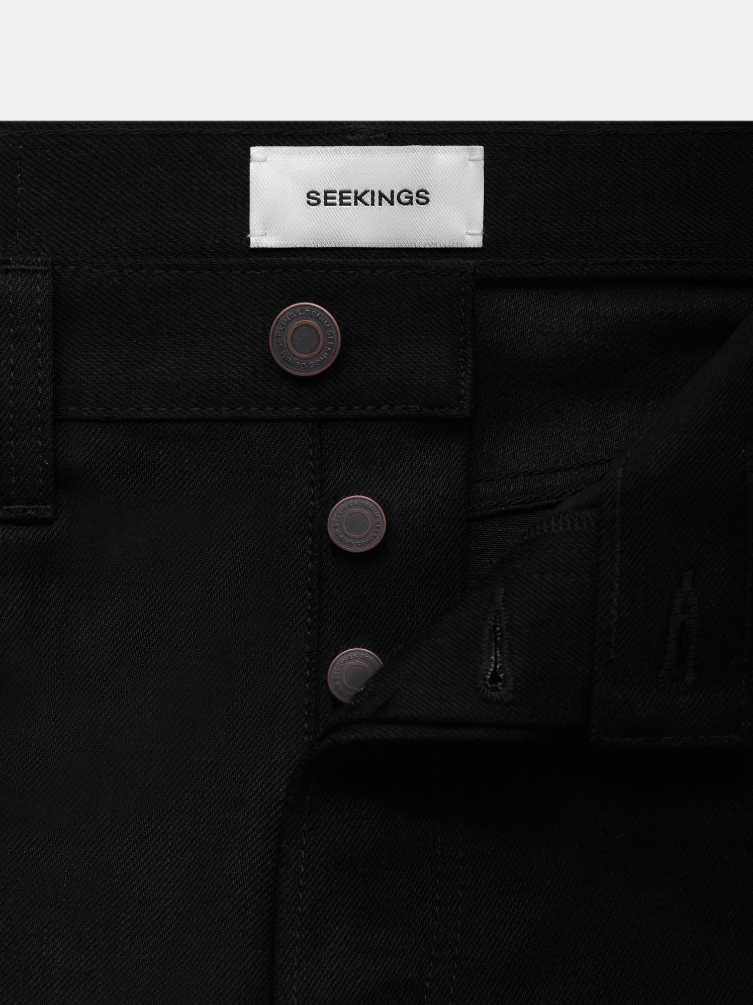 BLACK RAW DENIM